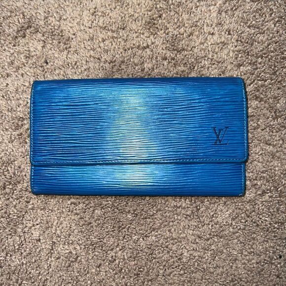 Louis Vuitton Blue Epi Wallet - Picture 1 of 8